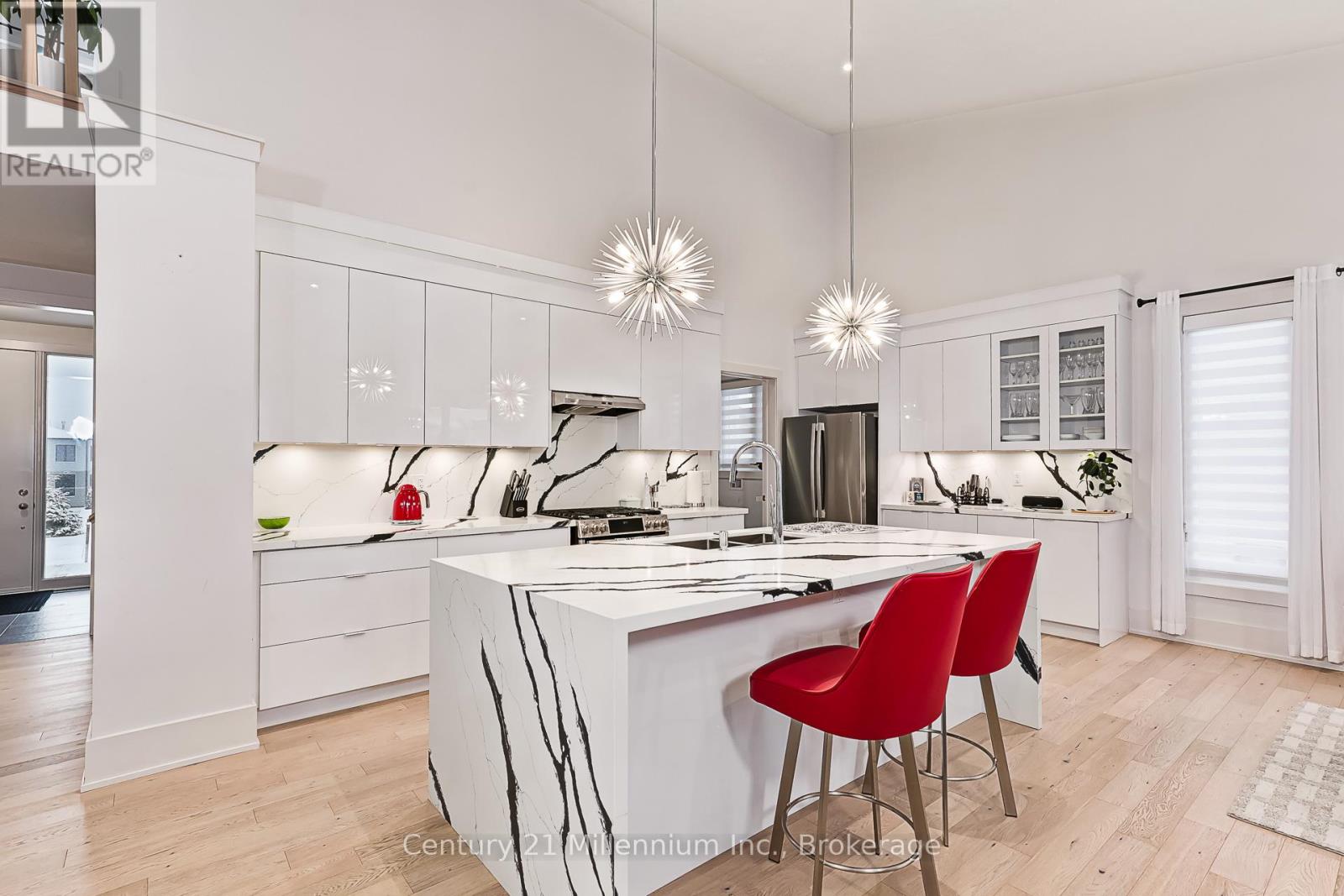 126 Tekiah Road, Blue Mountains, Ontario  N0H 1J0 - Photo 11 - X12627554