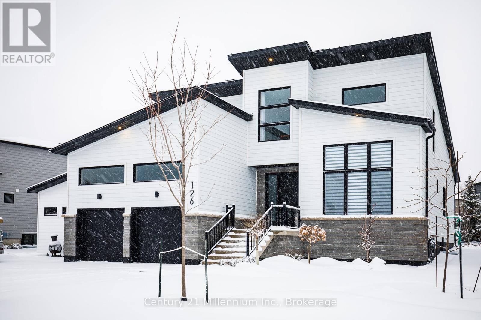 126 Tekiah Road, Blue Mountains, Ontario  N0H 1J0 - Photo 2 - X12627554