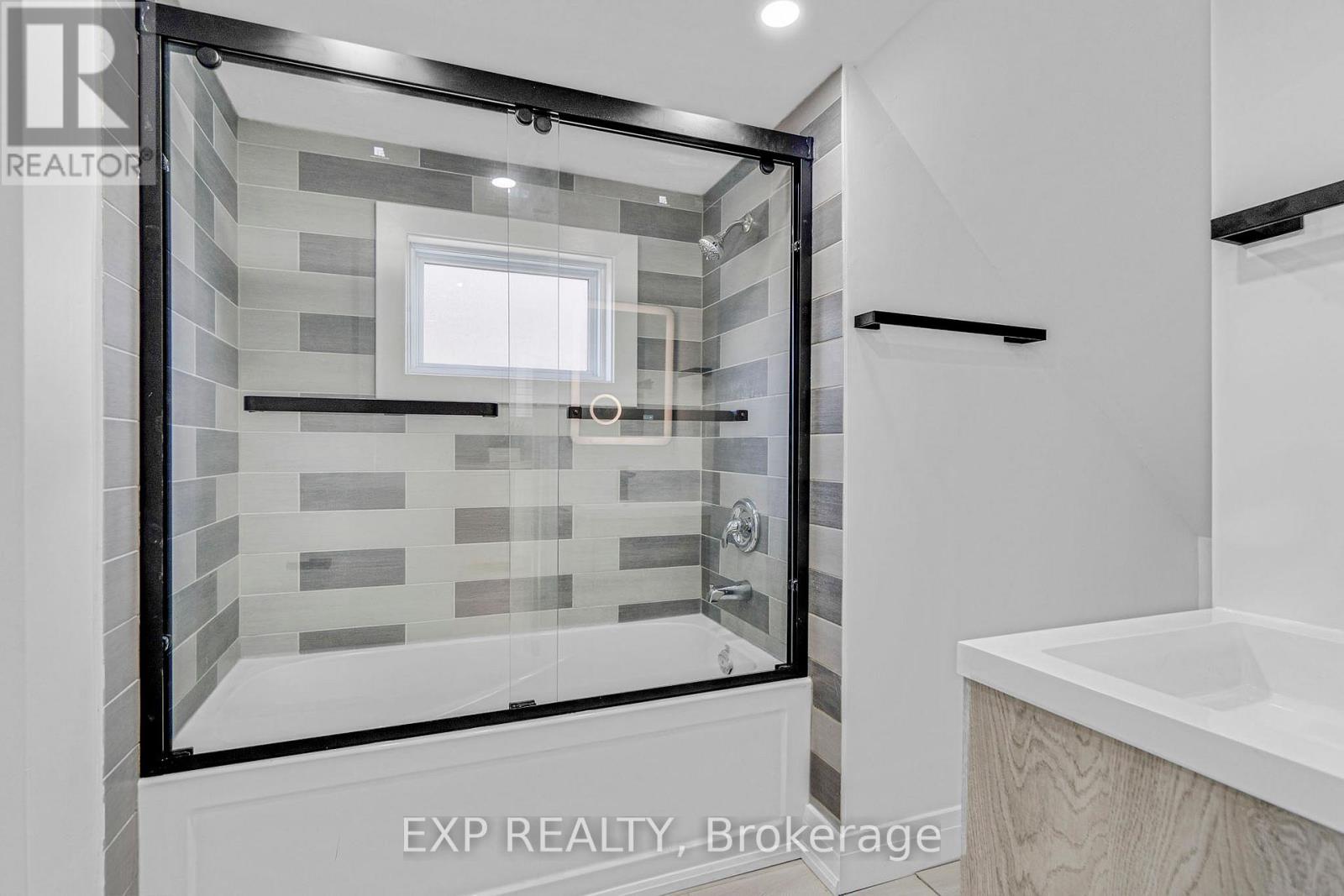 217 Fairfield Avenue, Hamilton, Ontario  L8H 5H5 - Photo 13 - X12627384