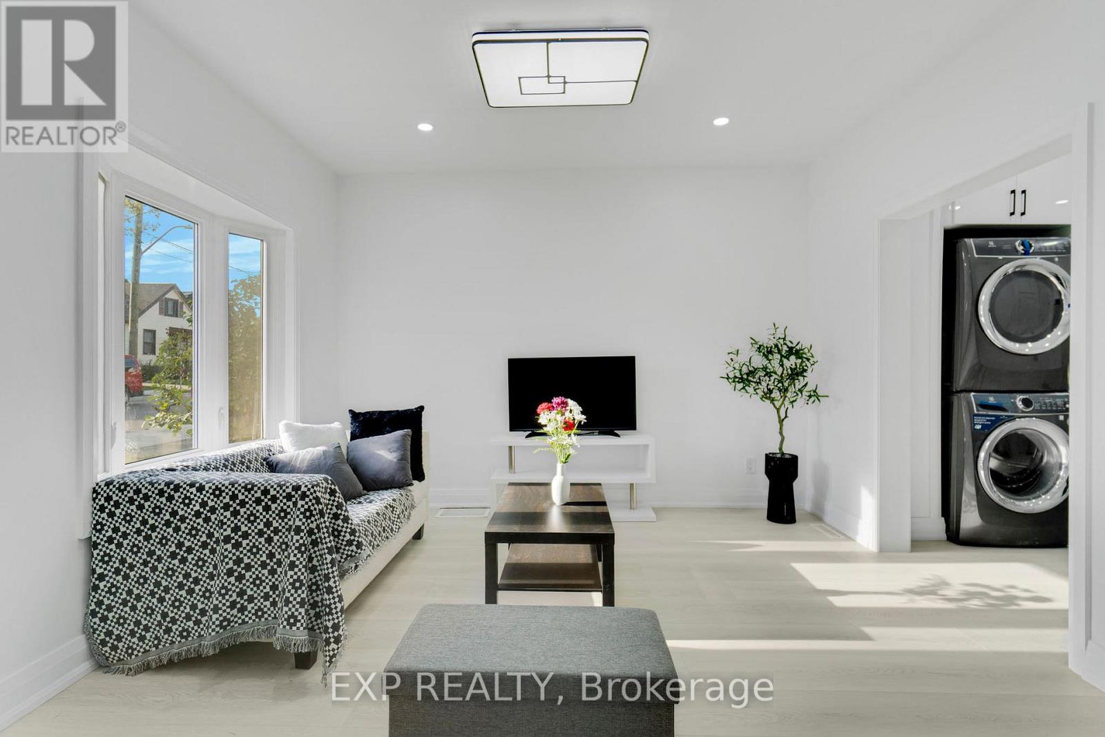 217 Fairfield Avenue, Hamilton, Ontario  L8H 5H5 - Photo 5 - X12627384