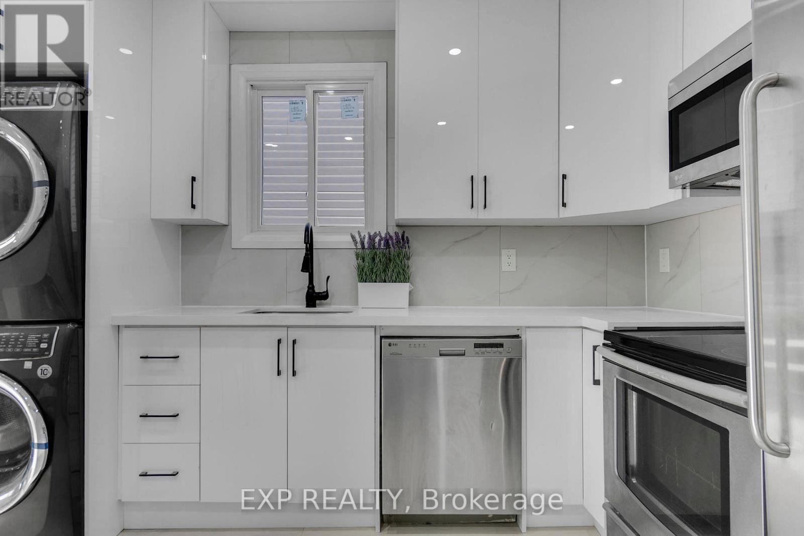 217 Fairfield Avenue, Hamilton, Ontario  L8H 5H5 - Photo 9 - X12627384