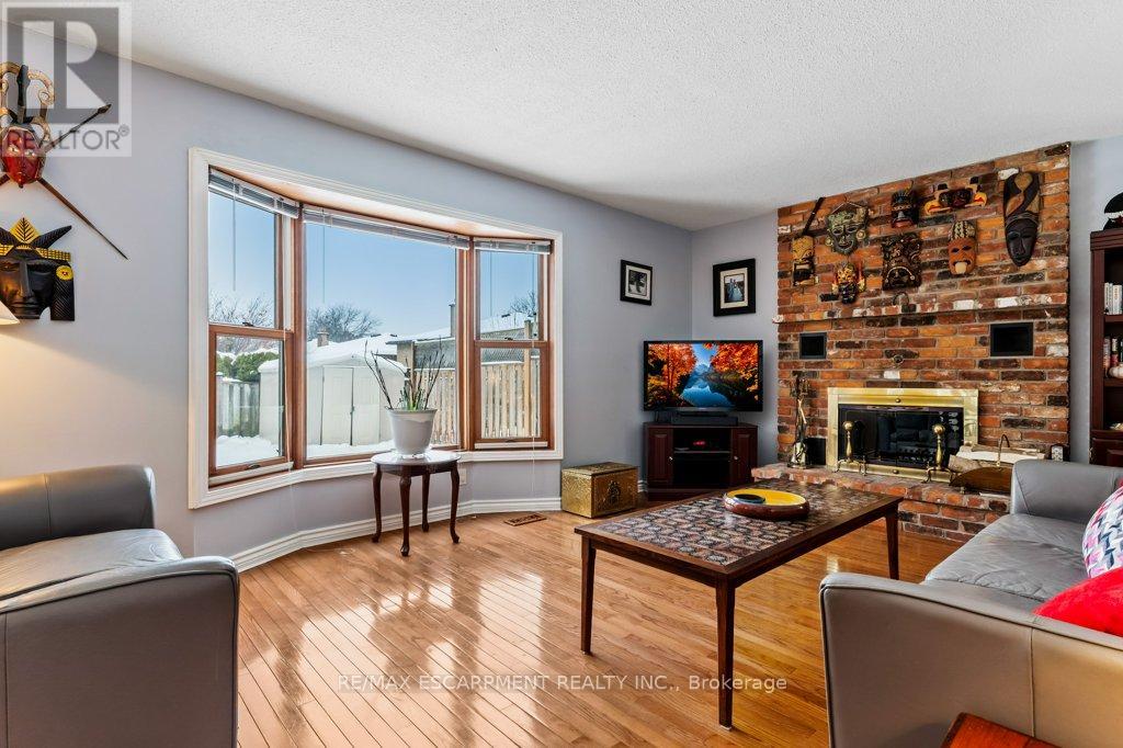 188 Napoli Court, Hamilton, Ontario  L9C 7A2 - Photo 11 - X12627402