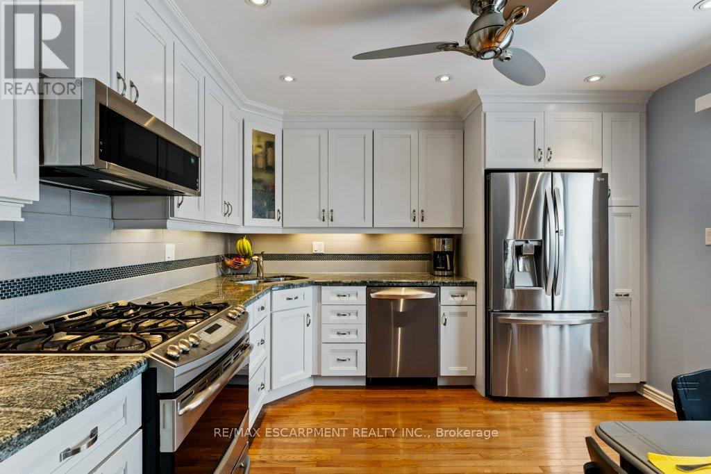 188 Napoli Court, Hamilton, Ontario  L9C 7A2 - Photo 13 - X12627402