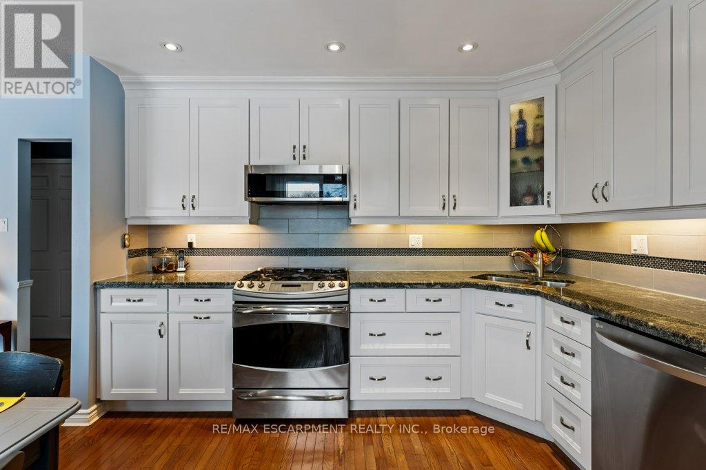 188 Napoli Court, Hamilton, Ontario  L9C 7A2 - Photo 14 - X12627402