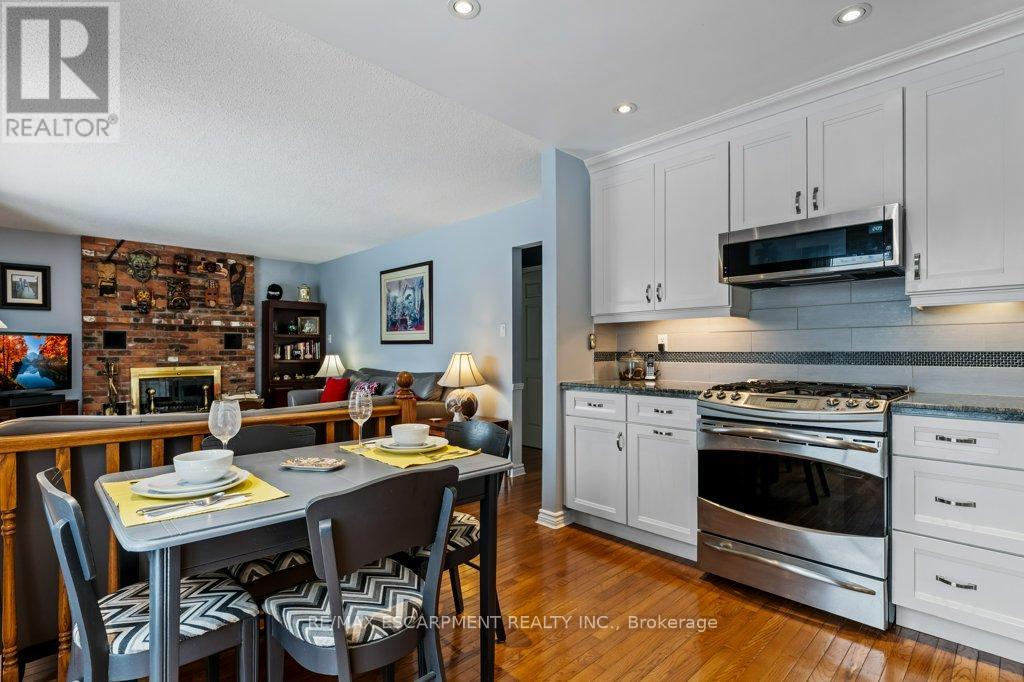 188 Napoli Court, Hamilton, Ontario  L9C 7A2 - Photo 15 - X12627402