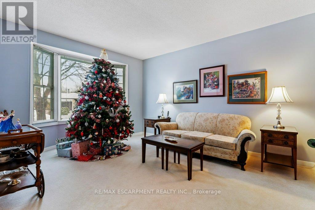 188 Napoli Court, Hamilton, Ontario  L9C 7A2 - Photo 6 - X12627402