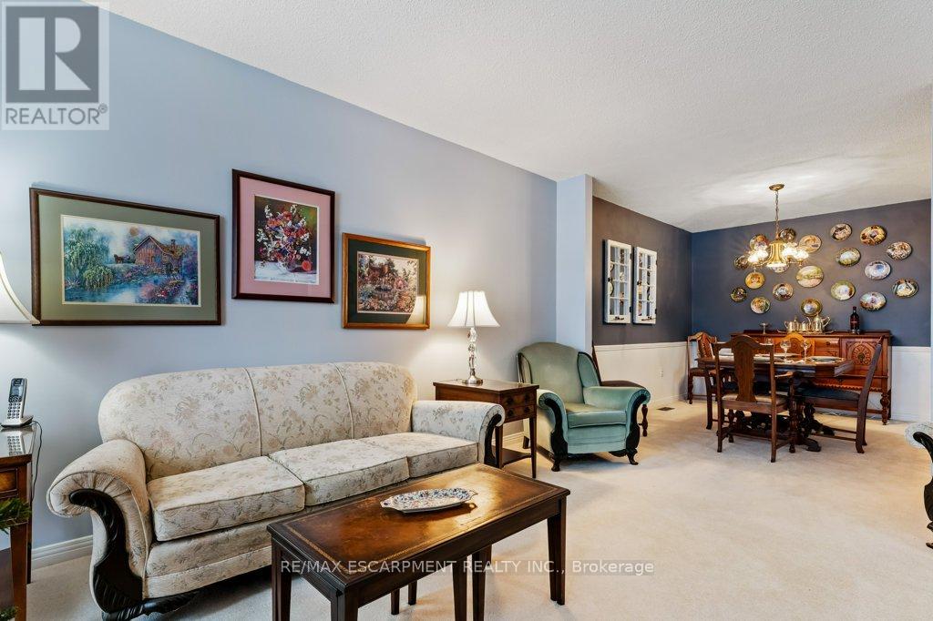 188 Napoli Court, Hamilton, Ontario  L9C 7A2 - Photo 7 - X12627402