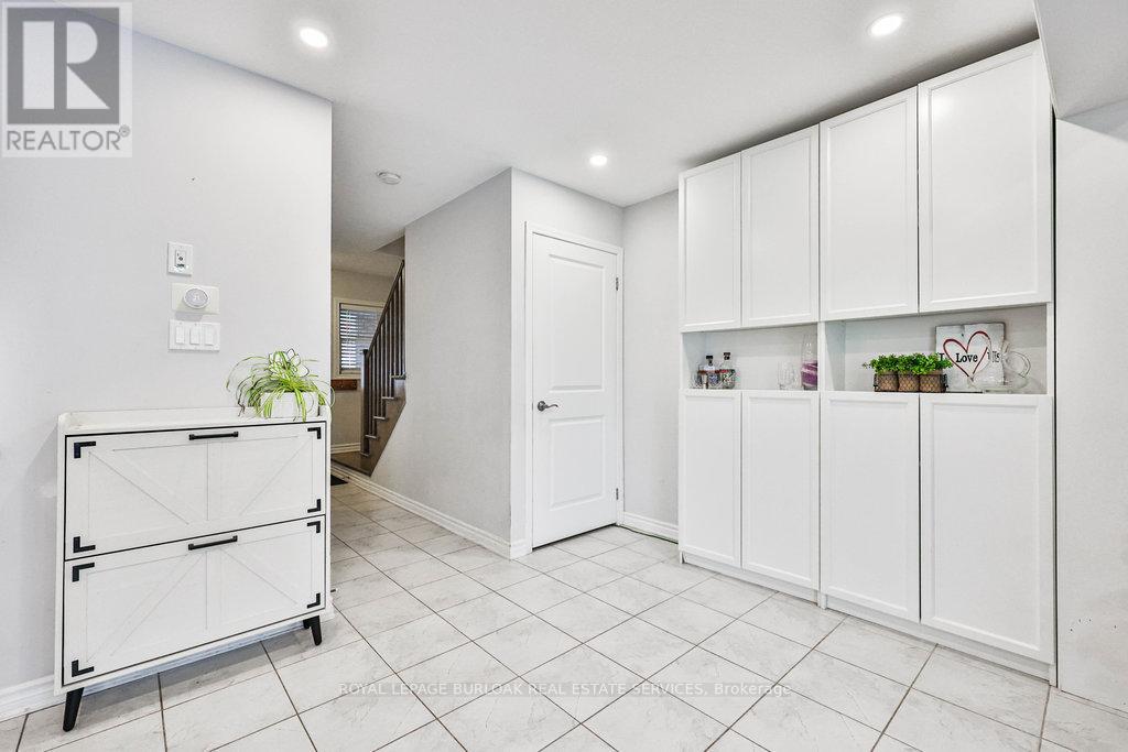 68 Lupo Drive, Hamilton, Ontario  L8B 0V3 - Photo 12 - X12627428