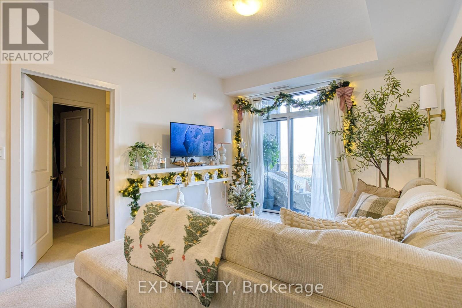 130 - 35 Southshore Crescent, Hamilton (Lakeshore), Ontario  L8E 0J2 - Photo 8 - X12627532