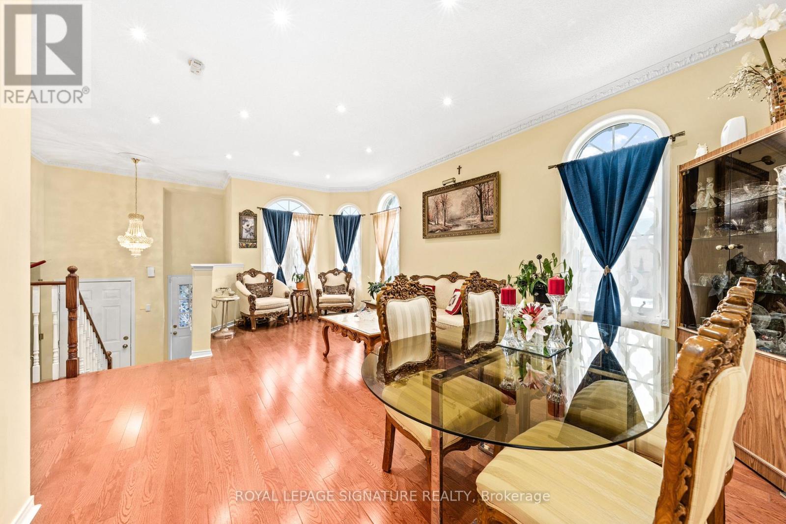 687 Twain Avenue, Mississauga, Ontario  L5W 1K7 - Photo 13 - W12627186