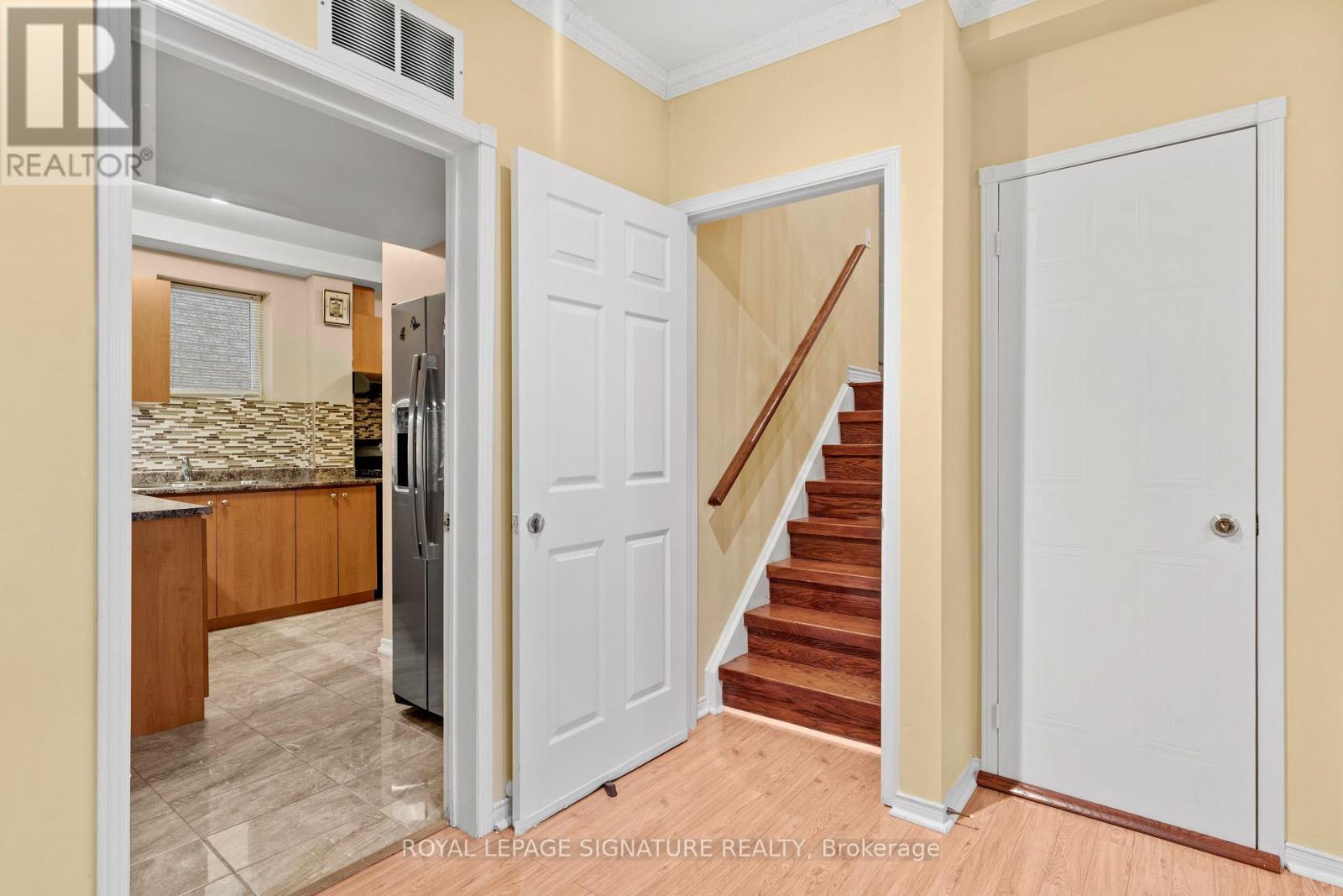 687 Twain Avenue, Mississauga, Ontario  L5W 1K7 - Photo 24 - W12627186