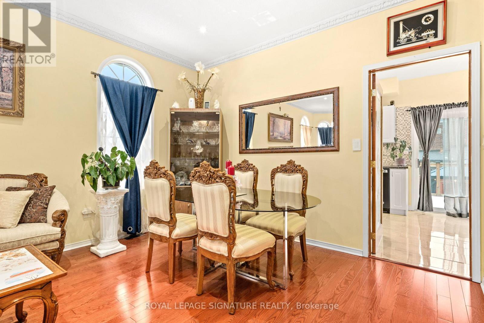 687 Twain Avenue, Mississauga, Ontario  L5W 1K7 - Photo 12 - W12627186