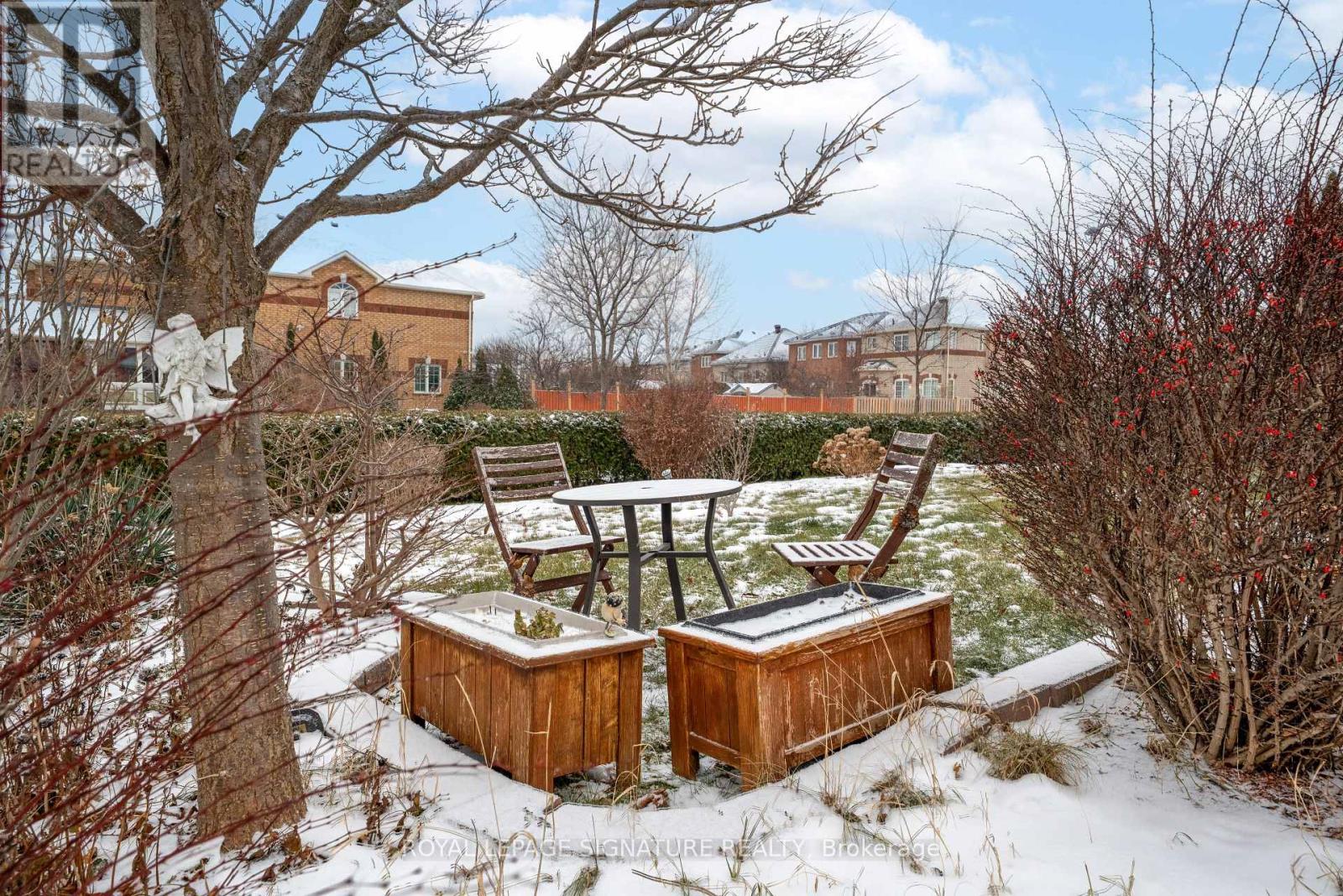 687 Twain Avenue, Mississauga, Ontario  L5W 1K7 - Photo 38 - W12627186