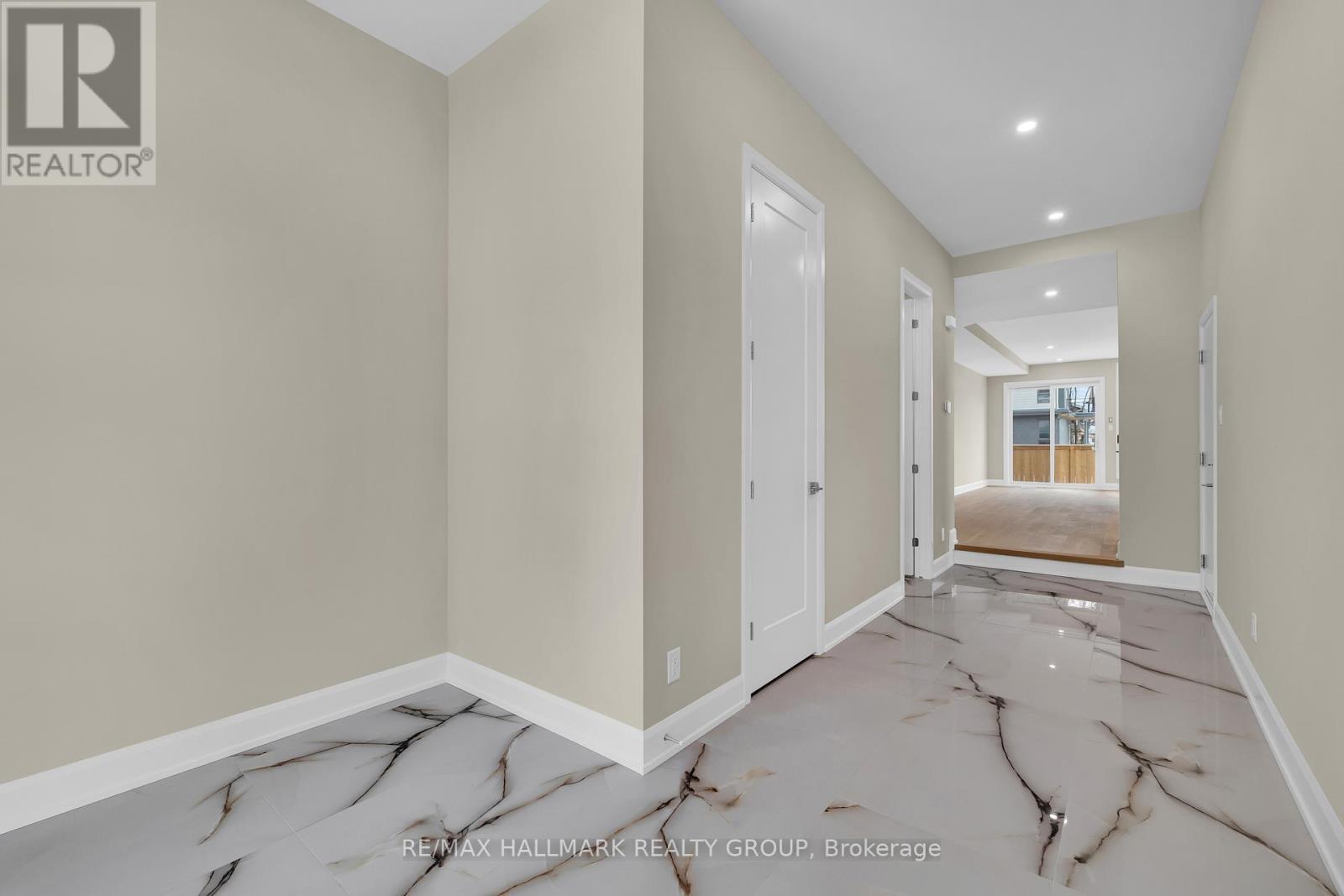 505 Dawson Avenue E, Ottawa, Ontario  K1Z 5V6 - Photo 4 - X12627560