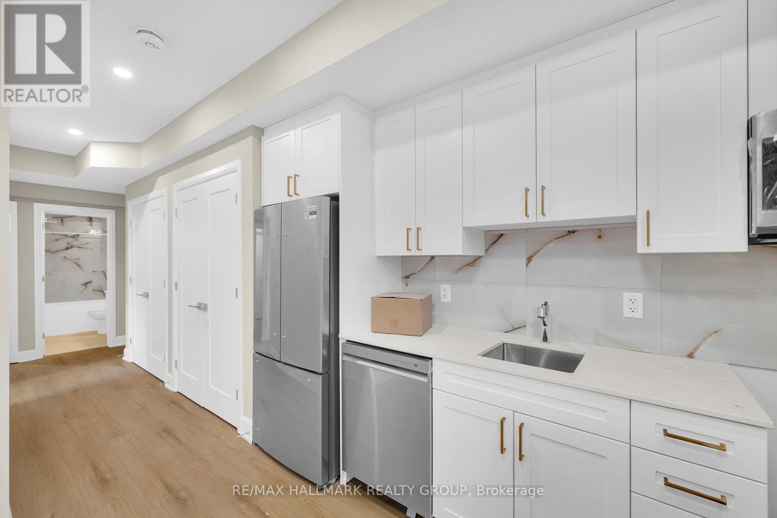 505 Dawson - B Avenue, Ottawa, Ontario K1Z 5V6 - Photo 5 - X12627592