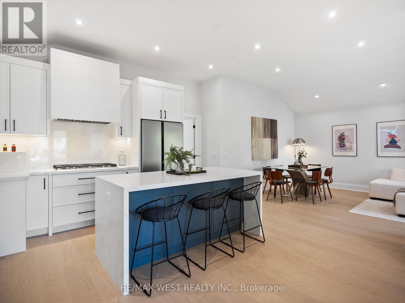 24 Appledale Road, Toronto, Ontario  M9B 5G4 - Photo 8 - W12608156