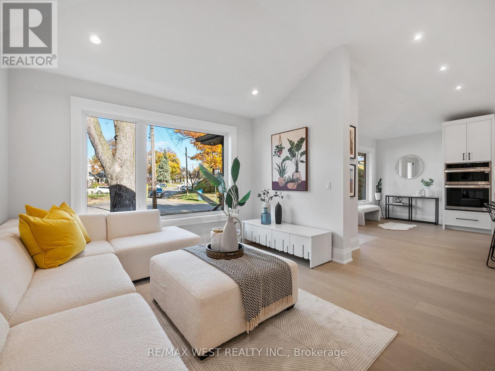 24 Appledale Road, Toronto, Ontario  M9B 5G4 - Photo 17 - W12608156