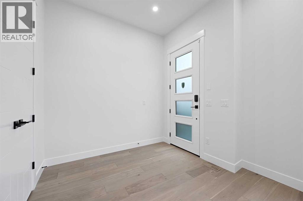 8112 Bowness Road Nw, Calgary, Alberta T3B 0H6 - Photo 4 - A2260841