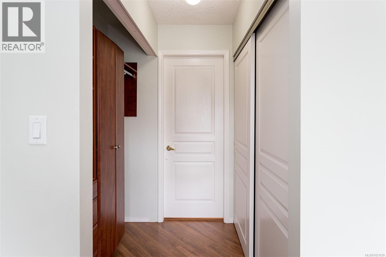 405 898 Vernon Ave, Saanich, British Columbia V8X 2W6 - Photo 15 - 1021839