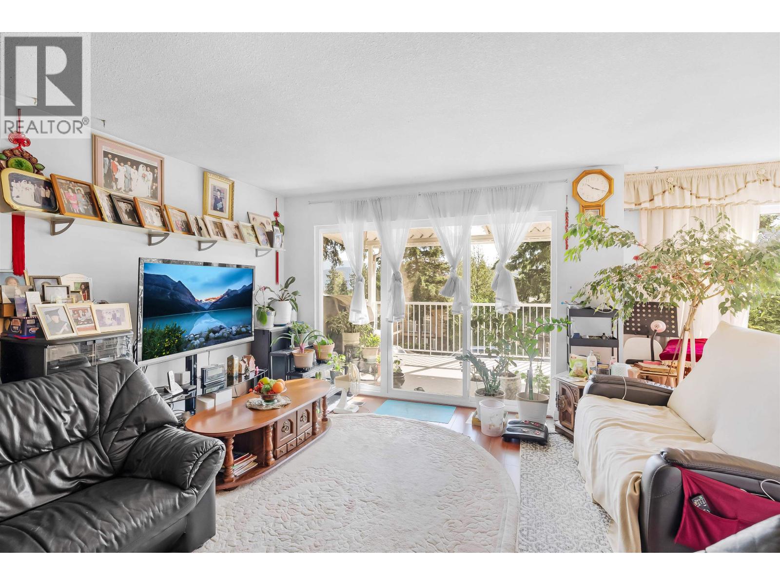 45 N Stratford Avenue, Burnaby, British Columbia V5B 1L1 - Photo 8 - R3073308