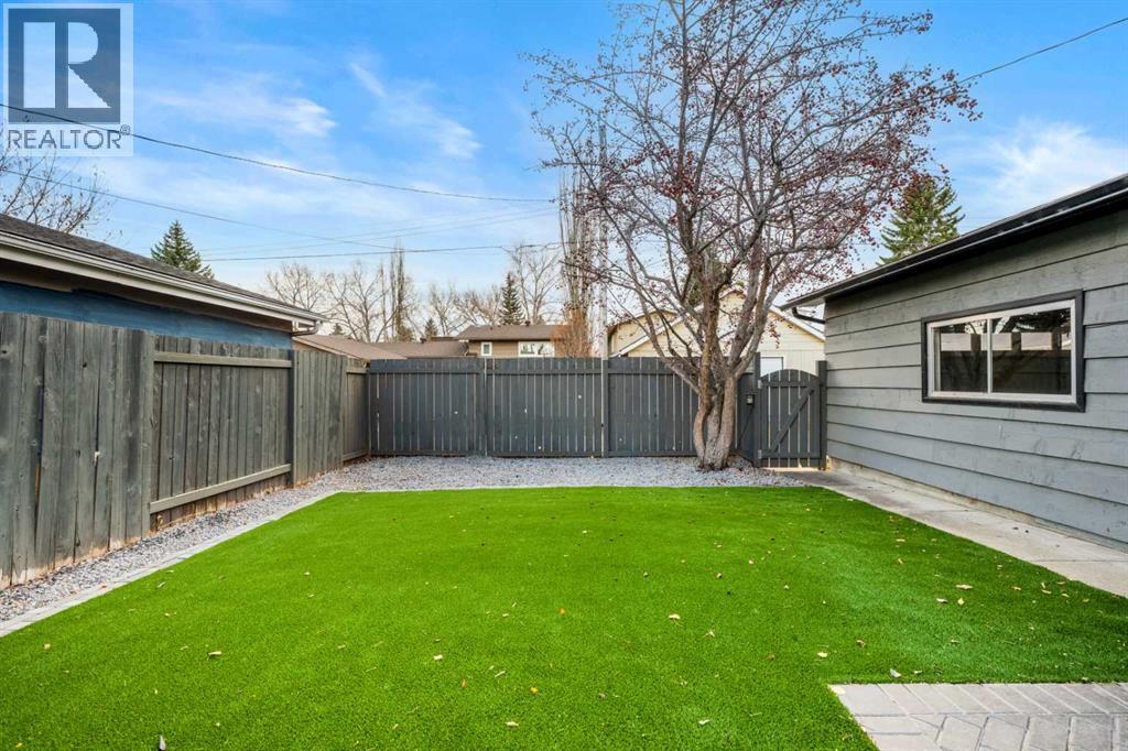 348 Parkwood Close Se, Calgary, Alberta  T2J 3W1 - Photo 43 - A2268750