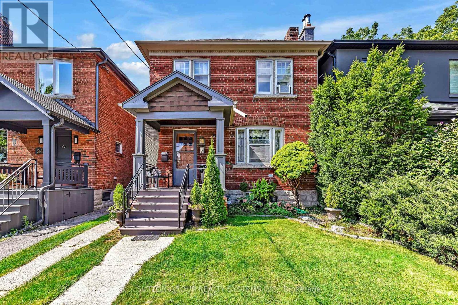 36 HADLEY ROAD, Toronto, Ontario