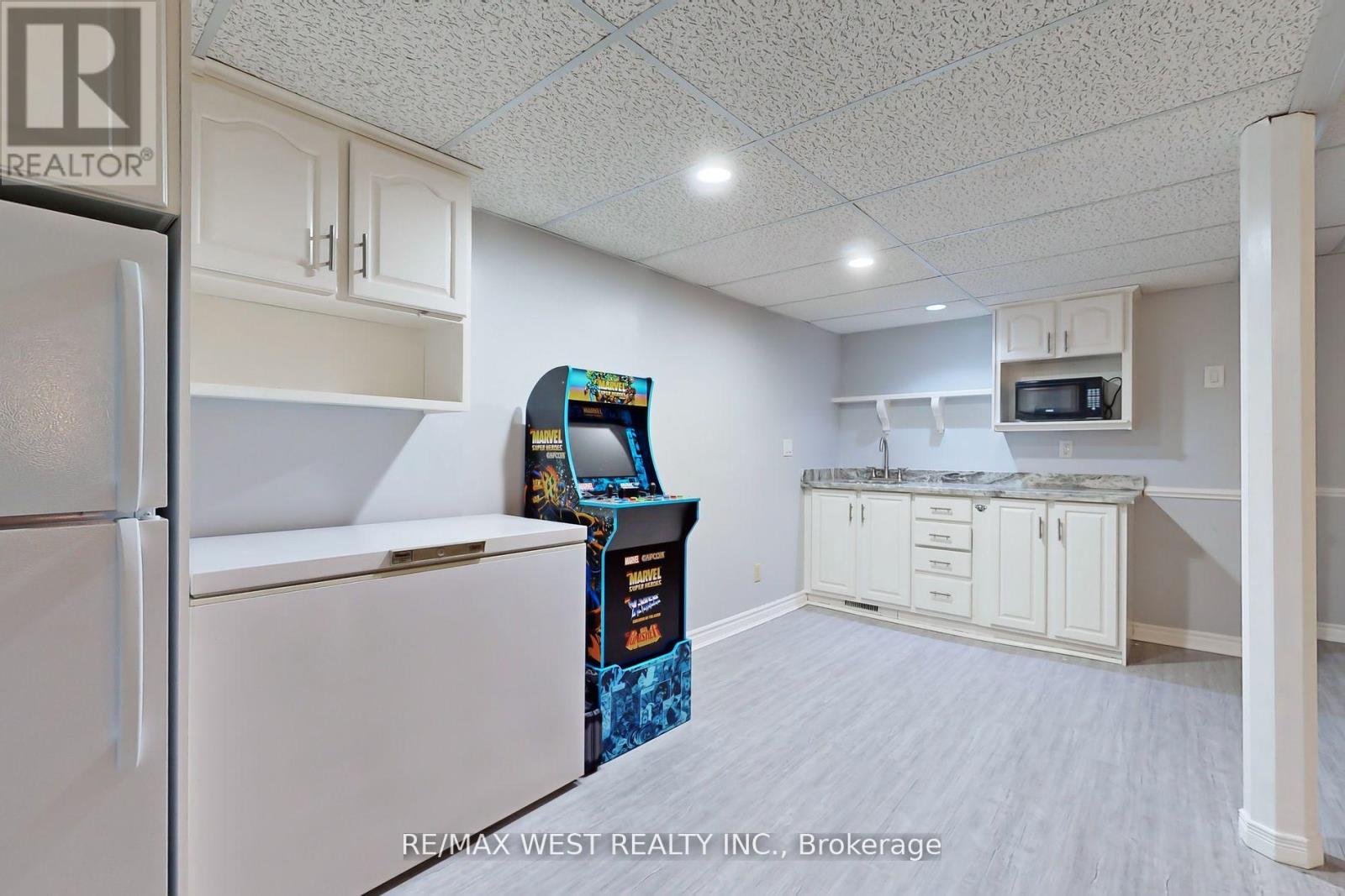 Basement Apartment - 499 Reynolds Street, Whitby (Downtown Whitby), Ontario  L1N 6H4 - Photo 14 - E12627574