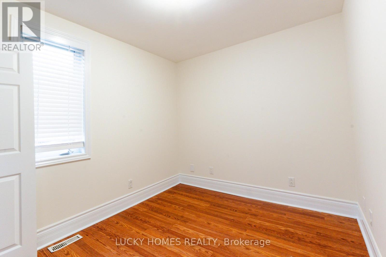 Main Floor - 270 Verdun Road W, Oshawa (Central), Ontario  L1H 5T3 - Photo 4 - E12627576