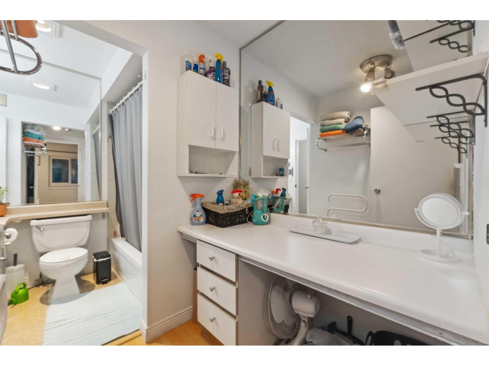 236 7447 140 Street, Surrey, British Columbia  V3W 6G5 - Photo 14 - R3073450