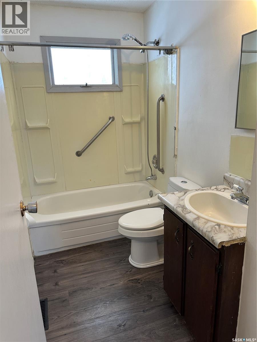 1704 1st Avenue, Rosthern, Saskatchewan  S0K 3R0 - Photo 8 - SK025471