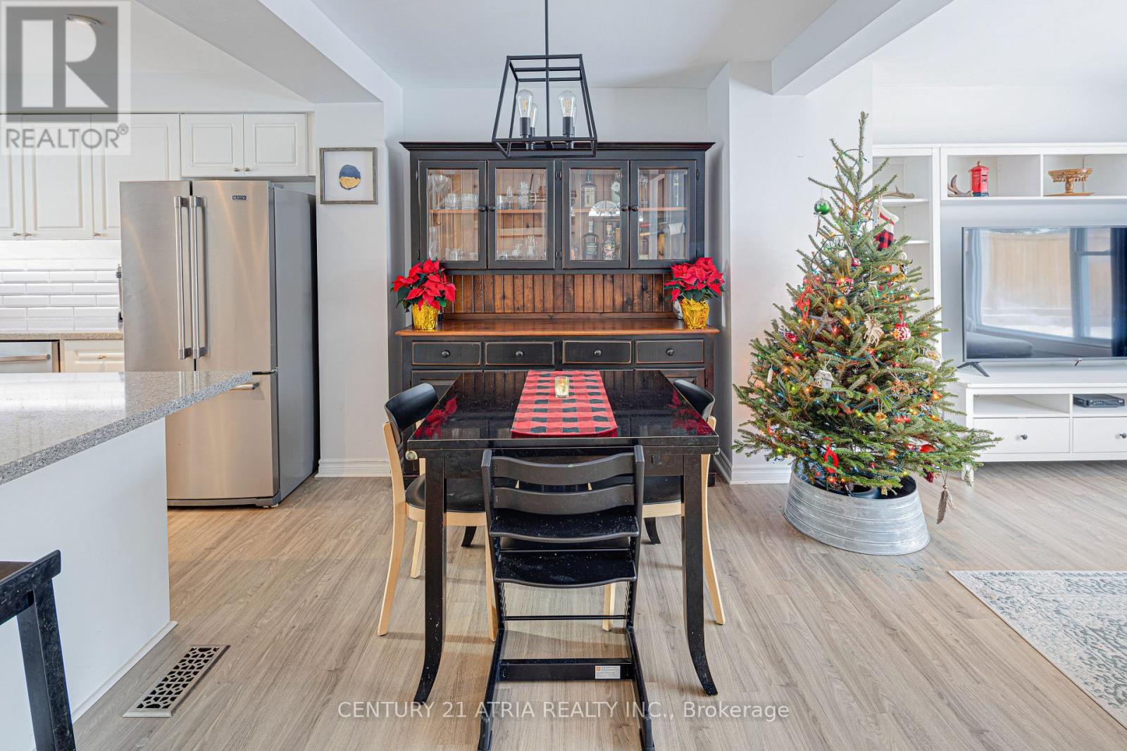 251 Stouffer Street, Whitchurch-Stouffville, Ontario  L4A 4Y8 - Photo 10 - N12627540