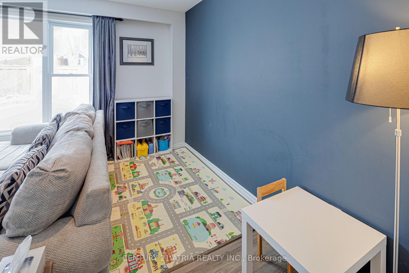 251 Stouffer Street, Whitchurch-Stouffville, Ontario  L4A 4Y8 - Photo 4 - N12627540