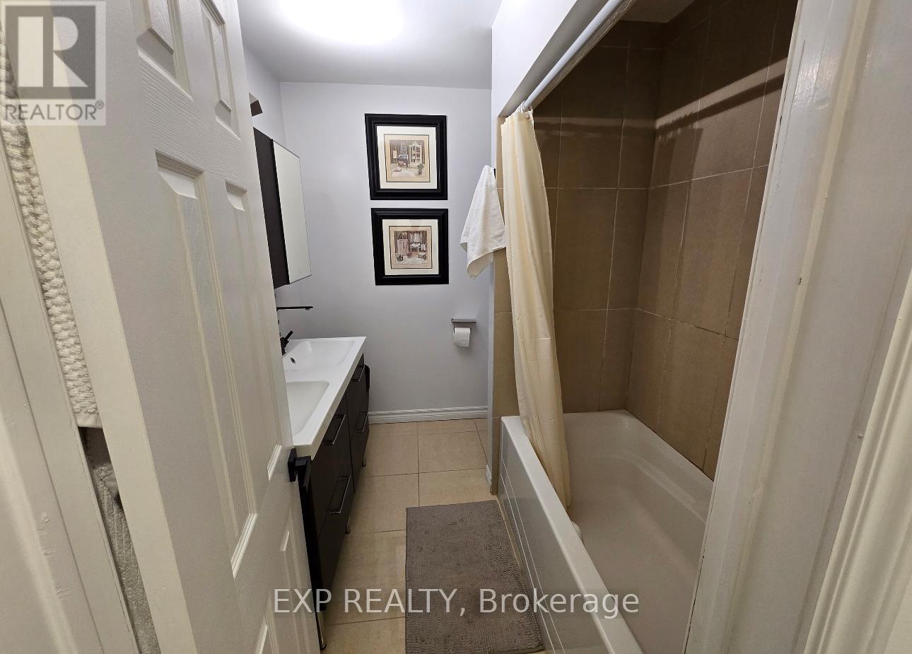 Main Floor - 256 Silverbirch Drive, Newmarket, Ontario  L3Y 2Z5 - Photo 15 - N12627610