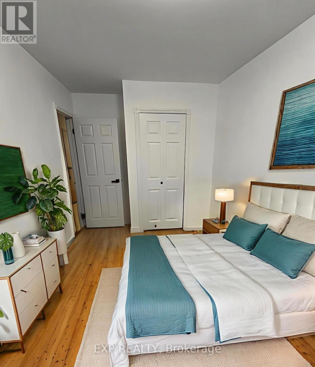 Main Floor - 256 Silverbirch Drive, Newmarket, Ontario  L3Y 2Z5 - Photo 6 - N12627610