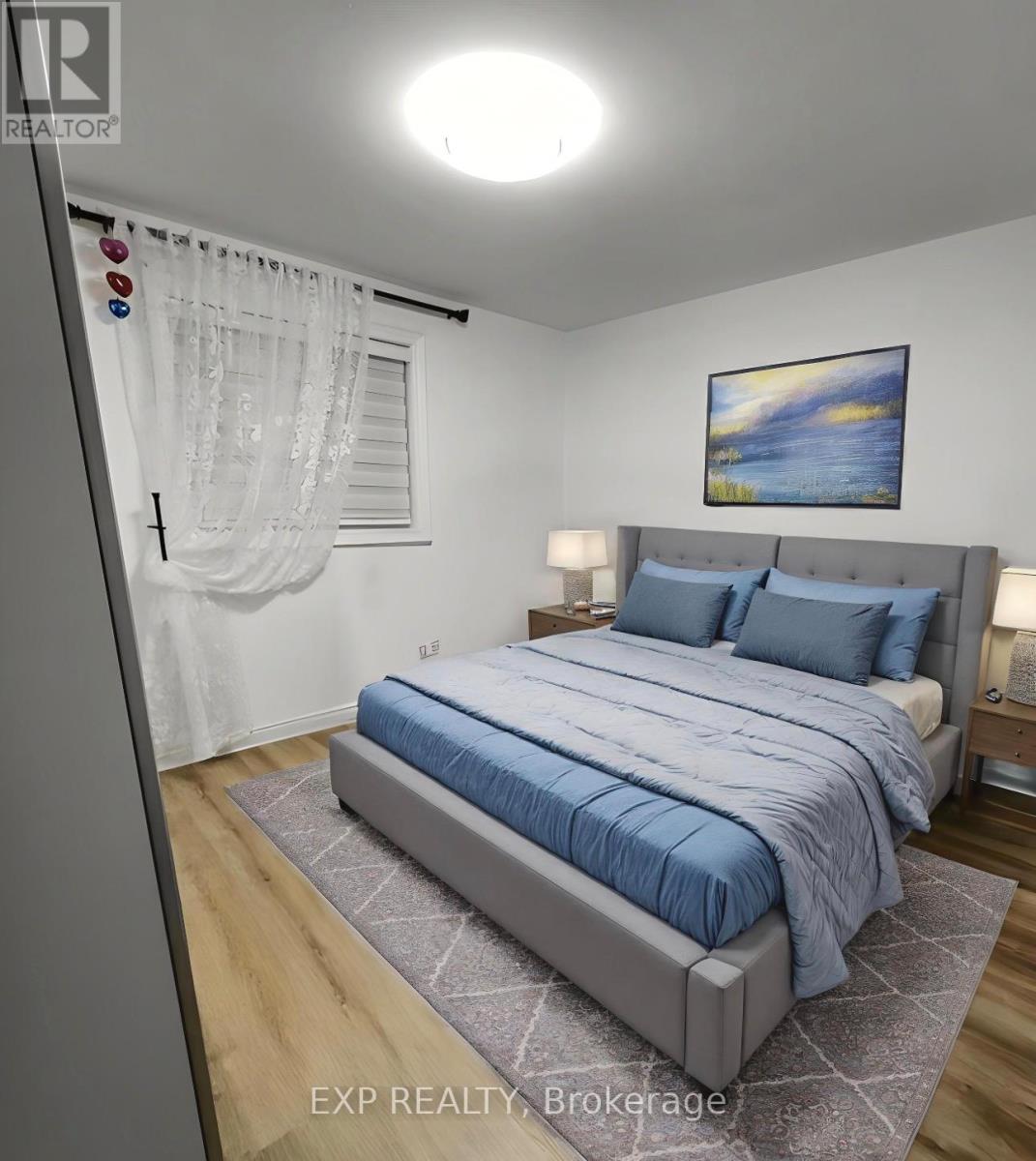 Main Floor - 256 Silverbirch Drive, Newmarket, Ontario  L3Y 2Z5 - Photo 7 - N12627610