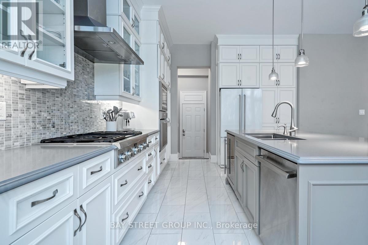 39 Cairns Gate, King, Ontario  L7B 0P5 - Photo 15 - N12627628