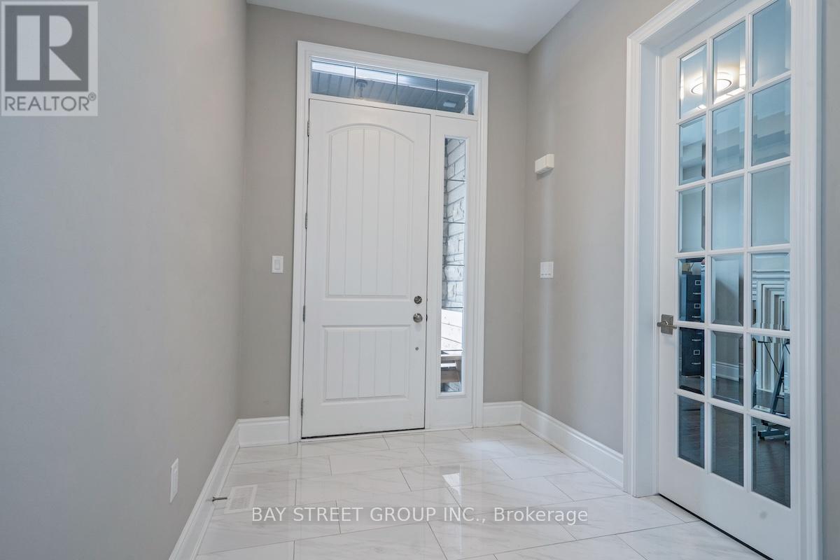 39 Cairns Gate, King, Ontario  L7B 0P5 - Photo 2 - N12627628