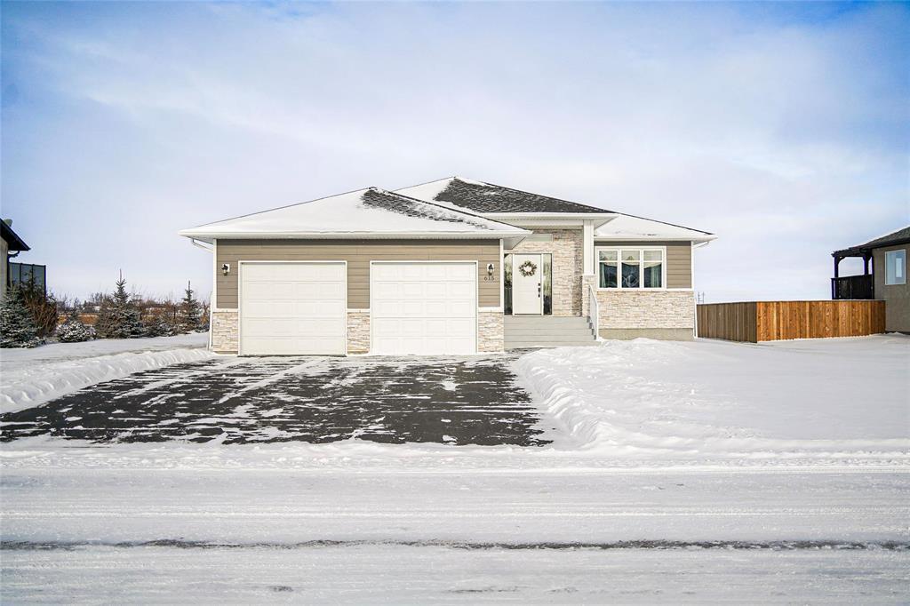 615 Cote Avenue E, St Pierre-Jolys, Manitoba  R0A 1V0 - Photo 0 - 202529808