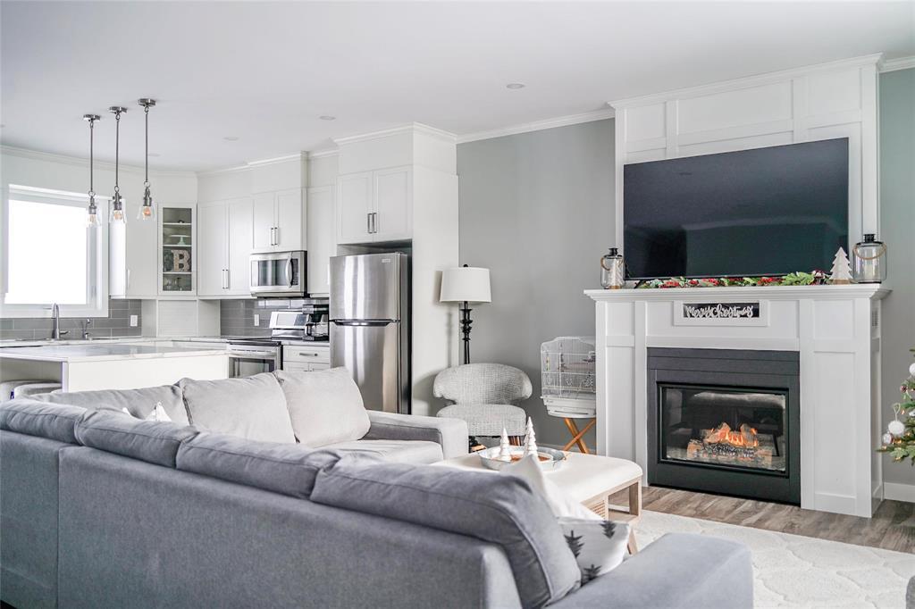 615 Cote Avenue E, St Pierre-Jolys, Manitoba  R0A 1V0 - Photo 11 - 202529808