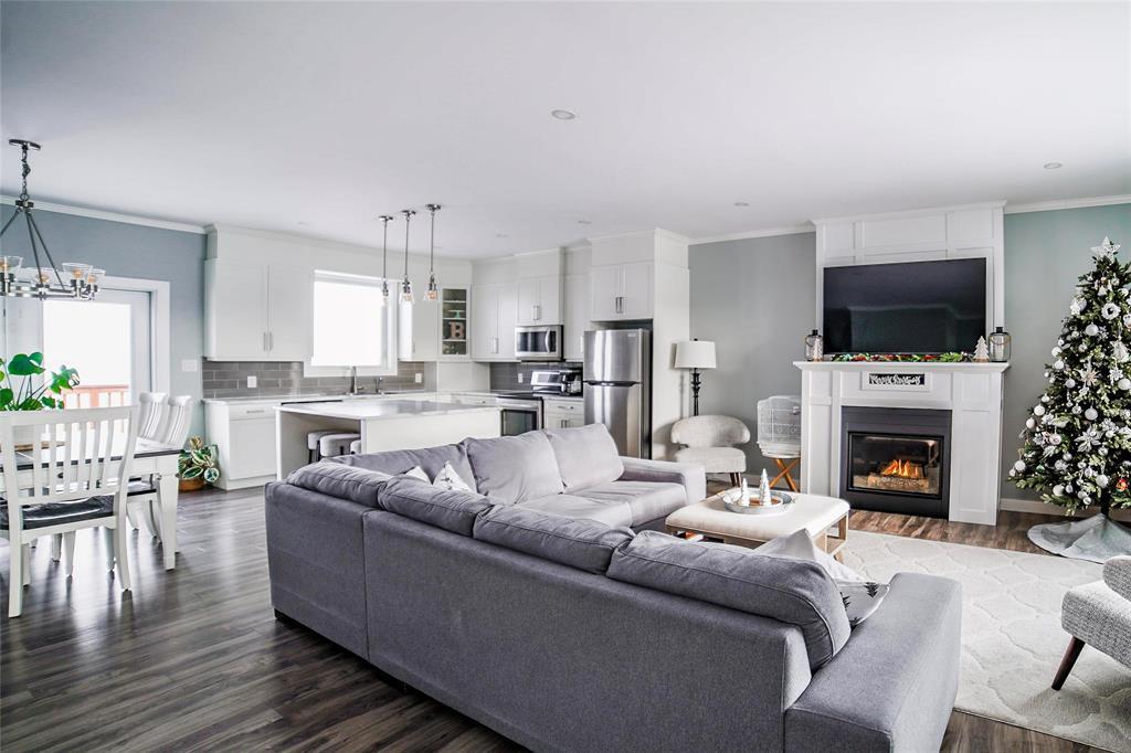 615 Cote Avenue E, St Pierre-Jolys, Manitoba  R0A 1V0 - Photo 12 - 202529808