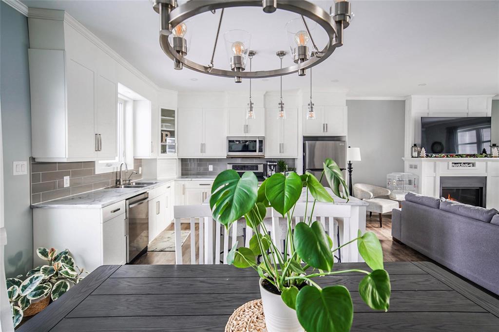 615 Cote Avenue E, St Pierre-Jolys, Manitoba  R0A 1V0 - Photo 14 - 202529808