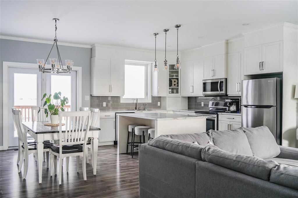 615 Cote Avenue E, St Pierre-Jolys, Manitoba  R0A 1V0 - Photo 15 - 202529808