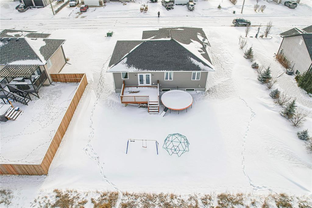 615 Cote Avenue E, St Pierre-Jolys, Manitoba  R0A 1V0 - Photo 6 - 202529808