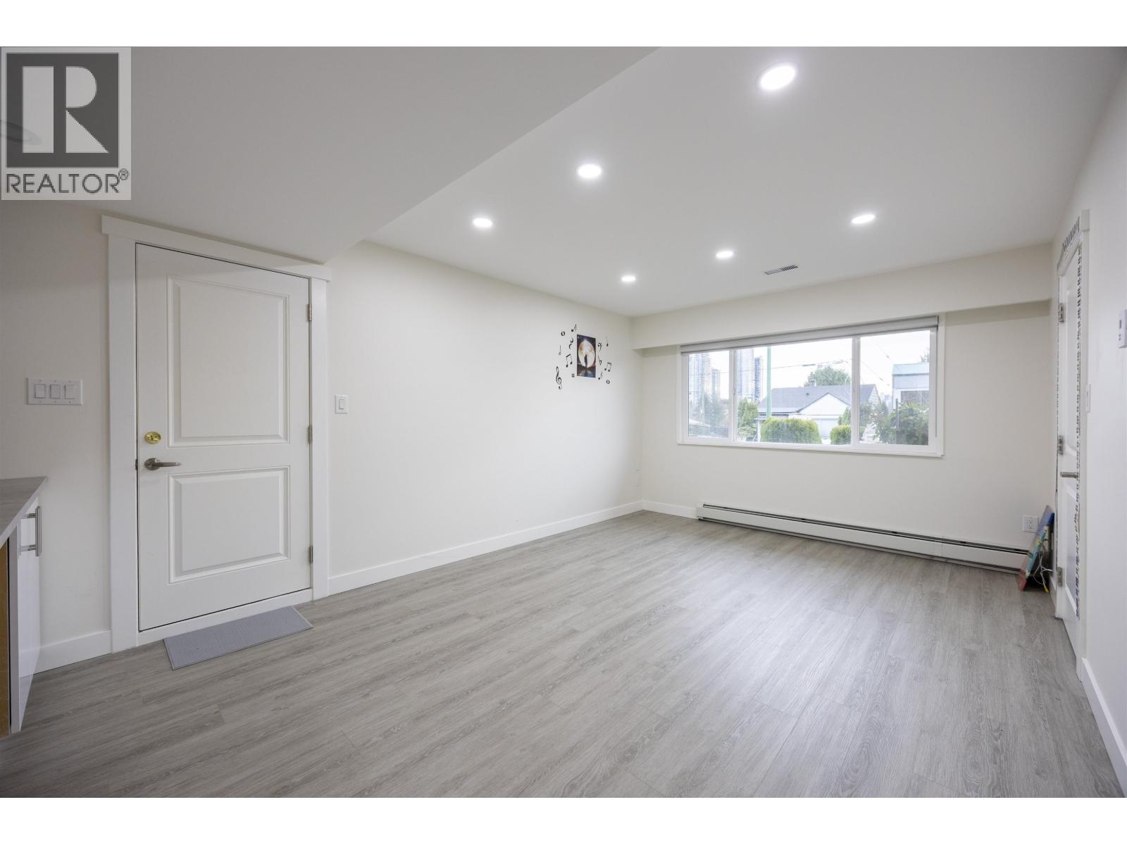 3881 Napier Street, Burnaby, British Columbia  V5C 3E6 - Photo 5 - R3072780