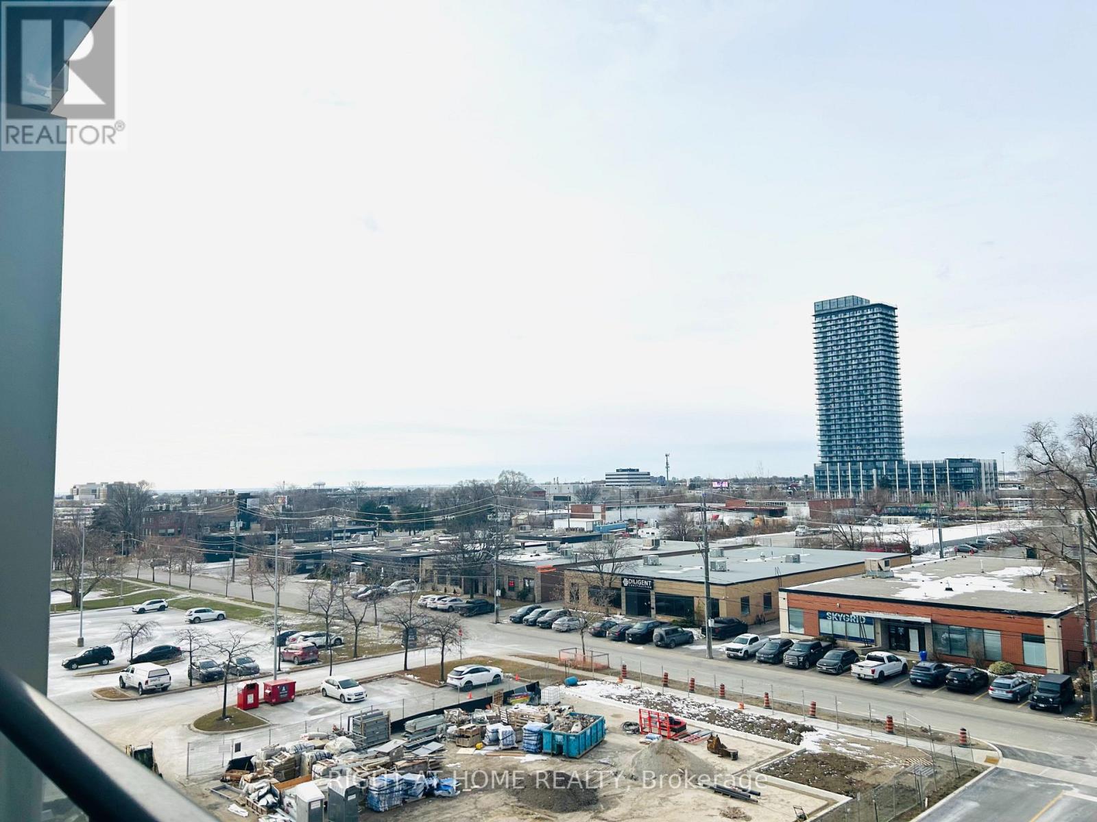 405 - 1037 The Queensway, Toronto, Ontario  M8Z 6C7 - Photo 4 - W12627586