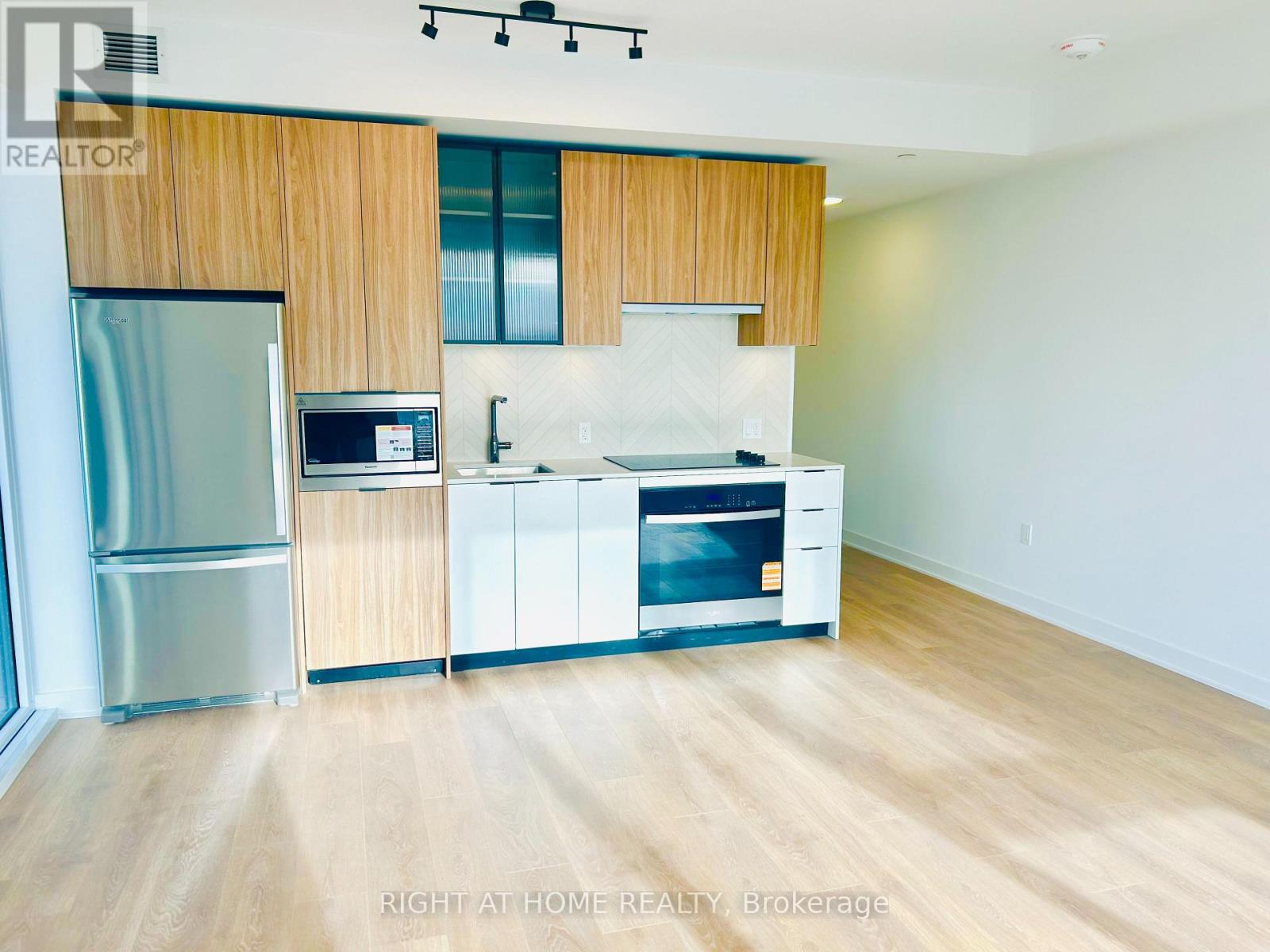 405 - 1037 The Queensway, Toronto, Ontario  M8Z 6C7 - Photo 6 - W12627586