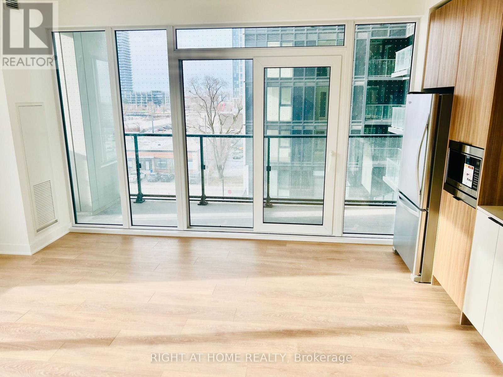 405 - 1037 The Queensway, Toronto, Ontario  M8Z 6C7 - Photo 7 - W12627586