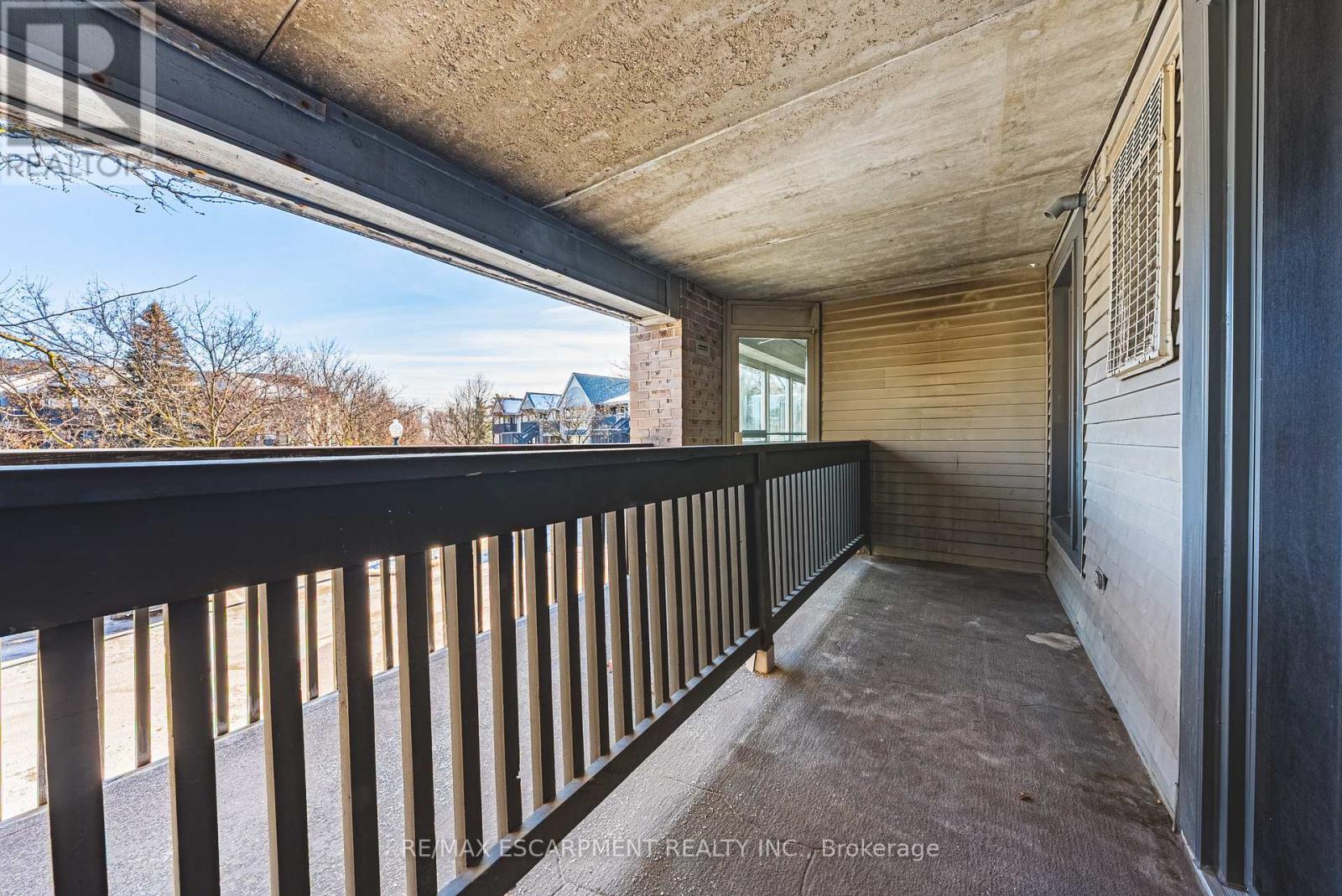 206 - 2030 Cleaver Avenue, Burlington, Ontario  L7M 4C3 - Photo 15 - W12627590