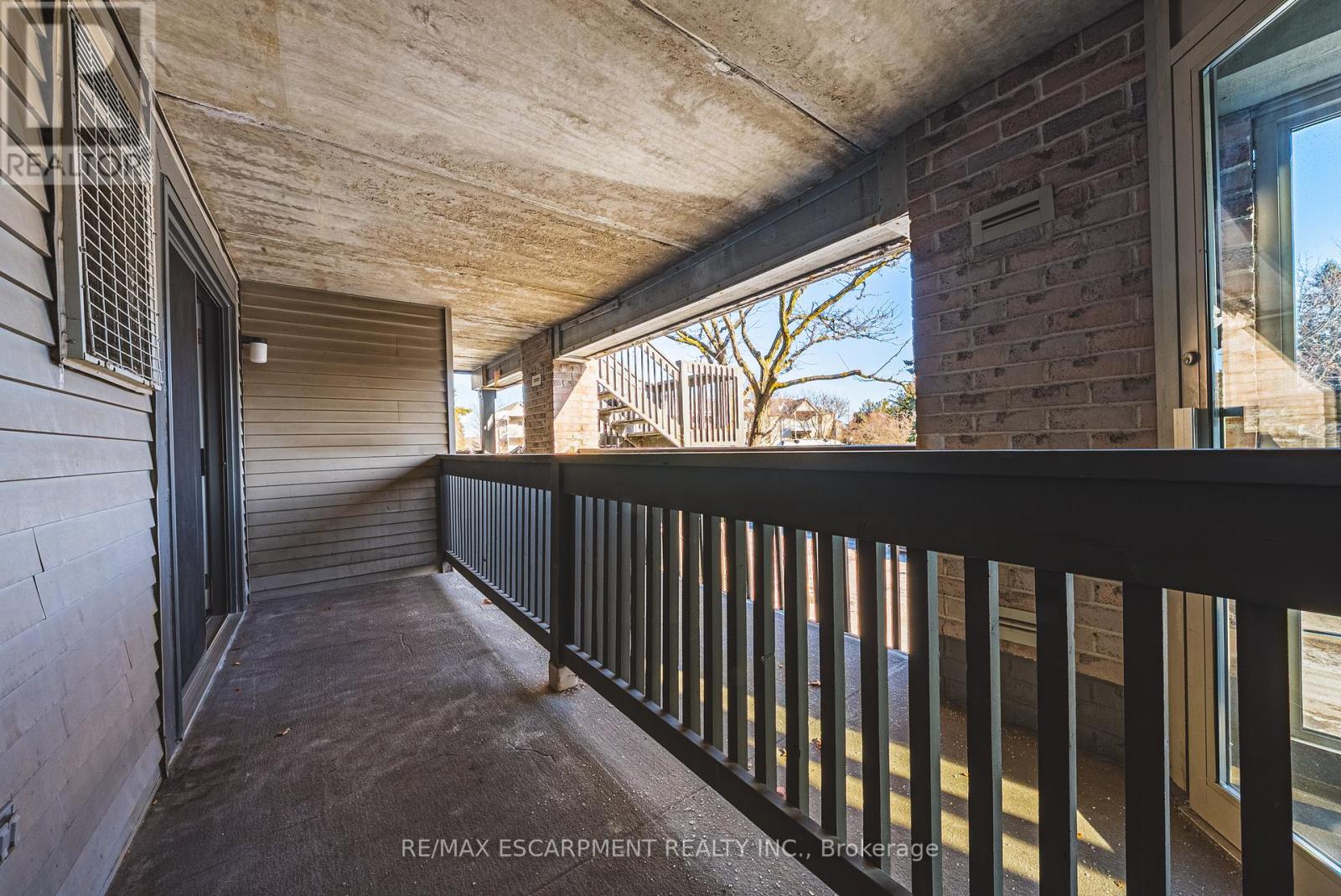 206 - 2030 Cleaver Avenue, Burlington, Ontario  L7M 4C3 - Photo 16 - W12627590