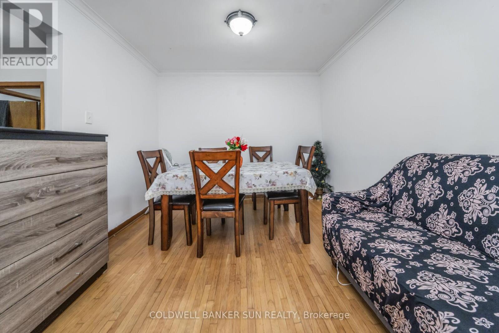 69 Songwood Drive, Toronto, Ontario  M9M 1X4 - Photo 11 - W12627600